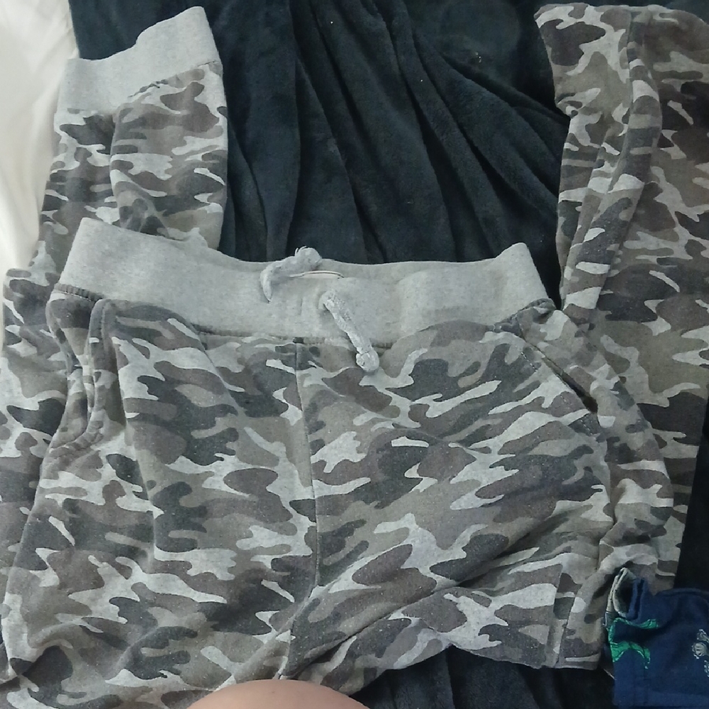 Free Planet Kids Camouflage Leggings with Gray Waistband